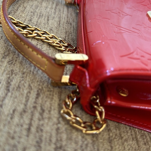 LOUIS VUITTON Monogram Vernis Spring Street Hand Bag Red - Picture 8 of 13